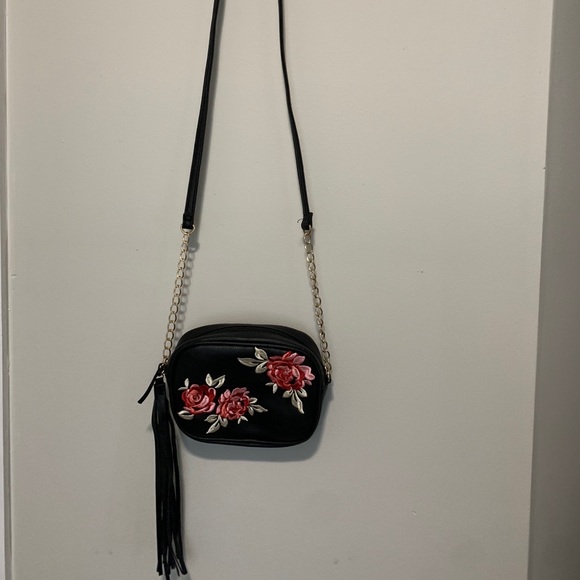 Black floral crossbody purse - Picture 1 of 3